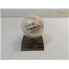 Image 1 : RAWLINGS BASEBALL AUTOGRAPHED JUSTIN MORNEAU NO