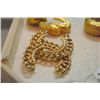Image 2 : LOT OF WOMENS GOLD PLATTED BUTTONS AND 1 NECKLACE