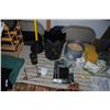 Image 2 : LARGE LOT OF MISC BATHROOM ITEMS