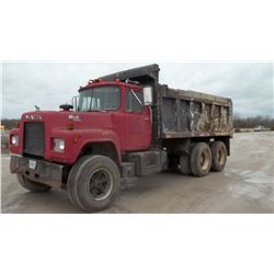 1984 Mack R690ST Dump Truck