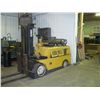 Image 1 : 10,000 Lb Clark Forklift