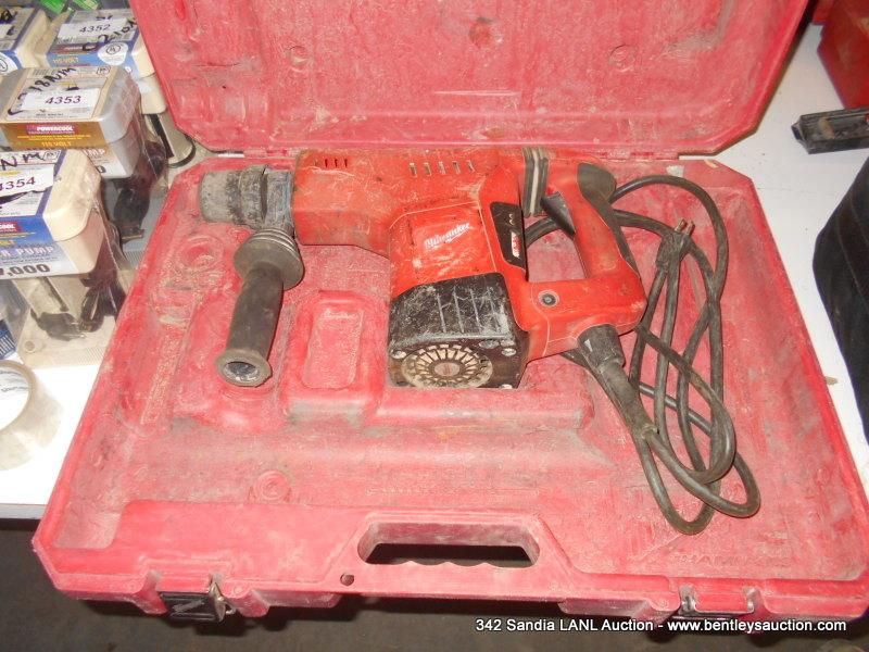 MILWAUKEE 1 1/2 ROTARY HAMMER MODEL 532121