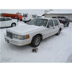 1994 Lincoln Town Car 1LNLM83W8RY638670