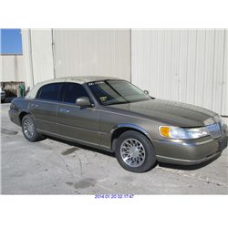 2001 - LINCOLN TOWN CAR //REBUILT SALVAGE