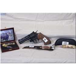 Tray Lot : Rich A Herder mod Original Buffalo Skinner Hunting knife w/sheath - Franklin Mint Collect