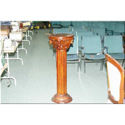 Carved statuary stand 16  diametre and 41 1/2 