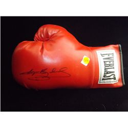 Sugar Ray Leonard Autographed Boxing Glove. Everlast Size 10 Boxing Glove. Unknown Signature on Thum