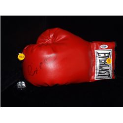 Oscar De La Hoya Autographed Boxing Glove. Everlast Boxing Glove Size 14. Appraised or estimated ret