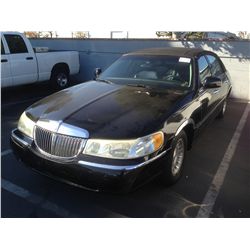 2002 LINCOLN TOWN CAR