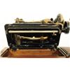 Image 14 : Jones Family CS Hand Crank Sewing Machine