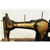 Image 3 : Jones Family CS Hand Crank Sewing Machine