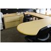 Image 2 : MAPLE U-SHAPED P-TOP EXECUTIVE DESK