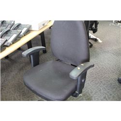 BLACK MULTILEVER TASK CHAIR