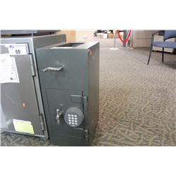 DIPLOMAT ELECTRONIC DROP SAFE