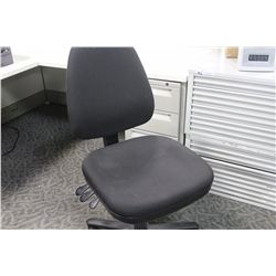 BLACK MULTILEVER STENO CHAIR