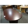 Image 2 : MAHOGANY 6' CONFERENCE TABLE