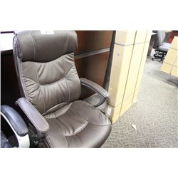 BROWN LEATHER HI BACK EXECUTIVE CHAIR