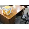Image 2 : MAHOGANY 6' EXECUTIVE DESK