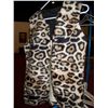 Image 2 : VINTAGE UNISEX CHEETA PRINT VEST. IN VERY EXCELLENT CONDITION