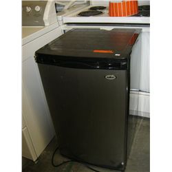 Sultan mini fridge