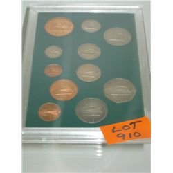 Mint set-Ireland 1975