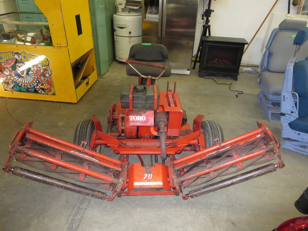Toro Professional 70 heavy duty riding lawnmower