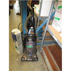 Bissell bagless vacuum - used