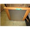 Image 1 : End table with glass door