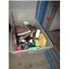 Image 1 : Tote containing tools