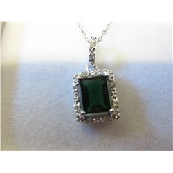Crystal necklace set with 10 diamonds