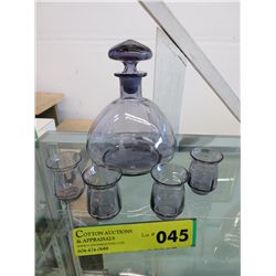 Vintage glass decanter & 5 shot glasses in purple