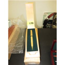 Wood barrelled pen in gift box - NEW