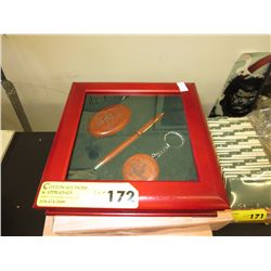 Gift set in wooden box - new