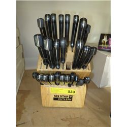 Knife block containing knives