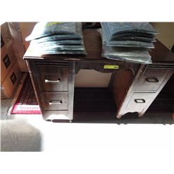 Vintage vanity, no mirror