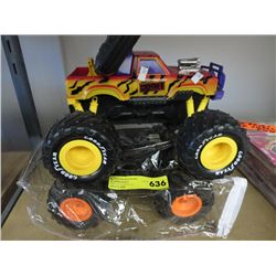 2 R/C dune buggies