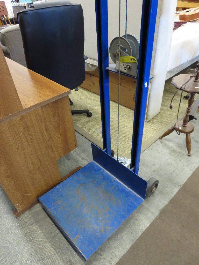 Mechanical platform lift