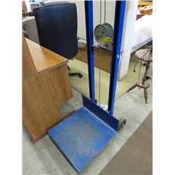 Mechanical platform lift