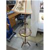 Image 1 : Wooden floor lamp with table base