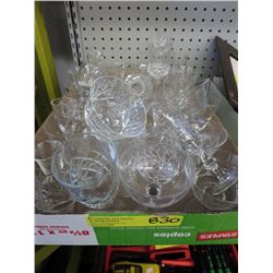 Tray of vintage and collectible glasses