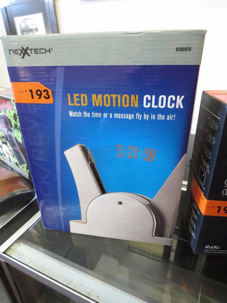 LED motion clock