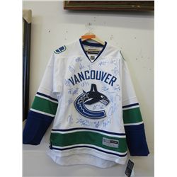 Team signed Vancouver Canucks Jersey