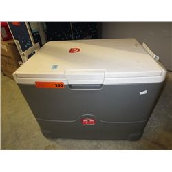 Igloo cooler