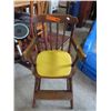Image 1 : Wooden high chair, no table
