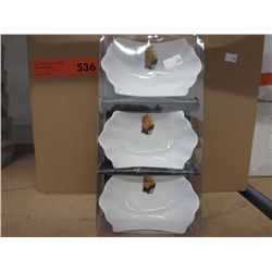 Case of condiment dishes