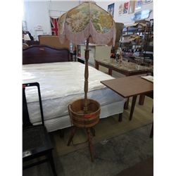 Barrel based floor lamp