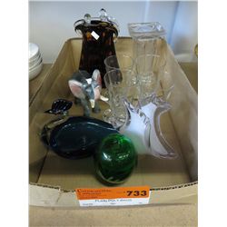 10 pieces of decorative glass & china