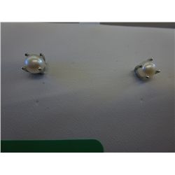 New .925 silver freshwater pearl stud earrings