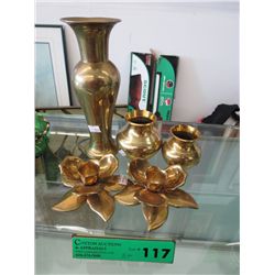 Five pieces of vintage brass
