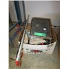 Image 1 : Box and contents